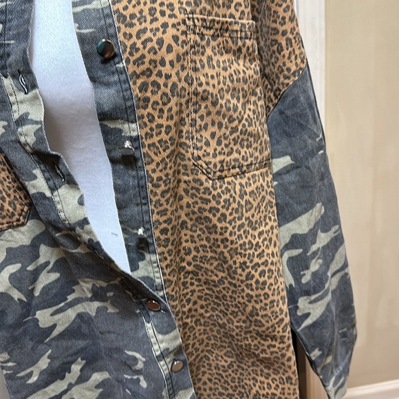 Light denim button up shirt - Picture 4 of 10